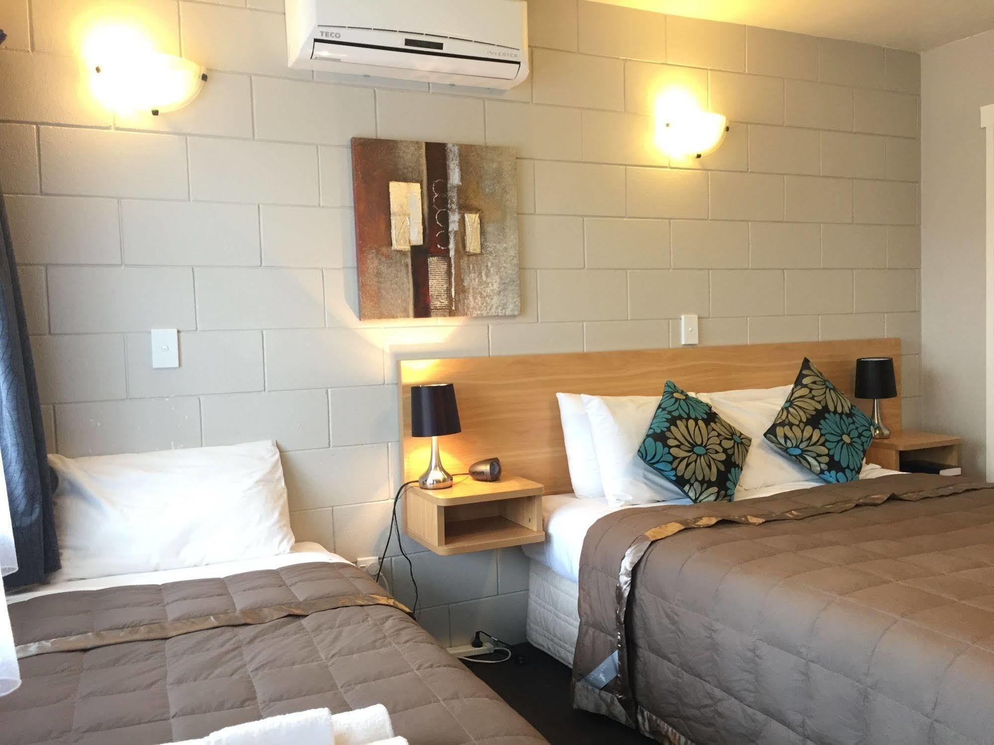 Boundary Court Motor Inn Hamilton Exteriör bild